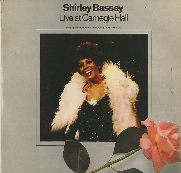 Albumcover Shirley Bassey - Live At Carnegie Hall (DLP)